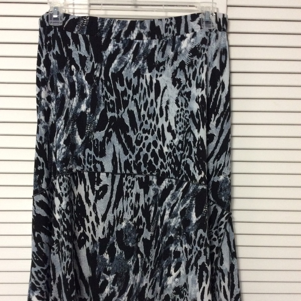 Women’s Plus Size Skirl